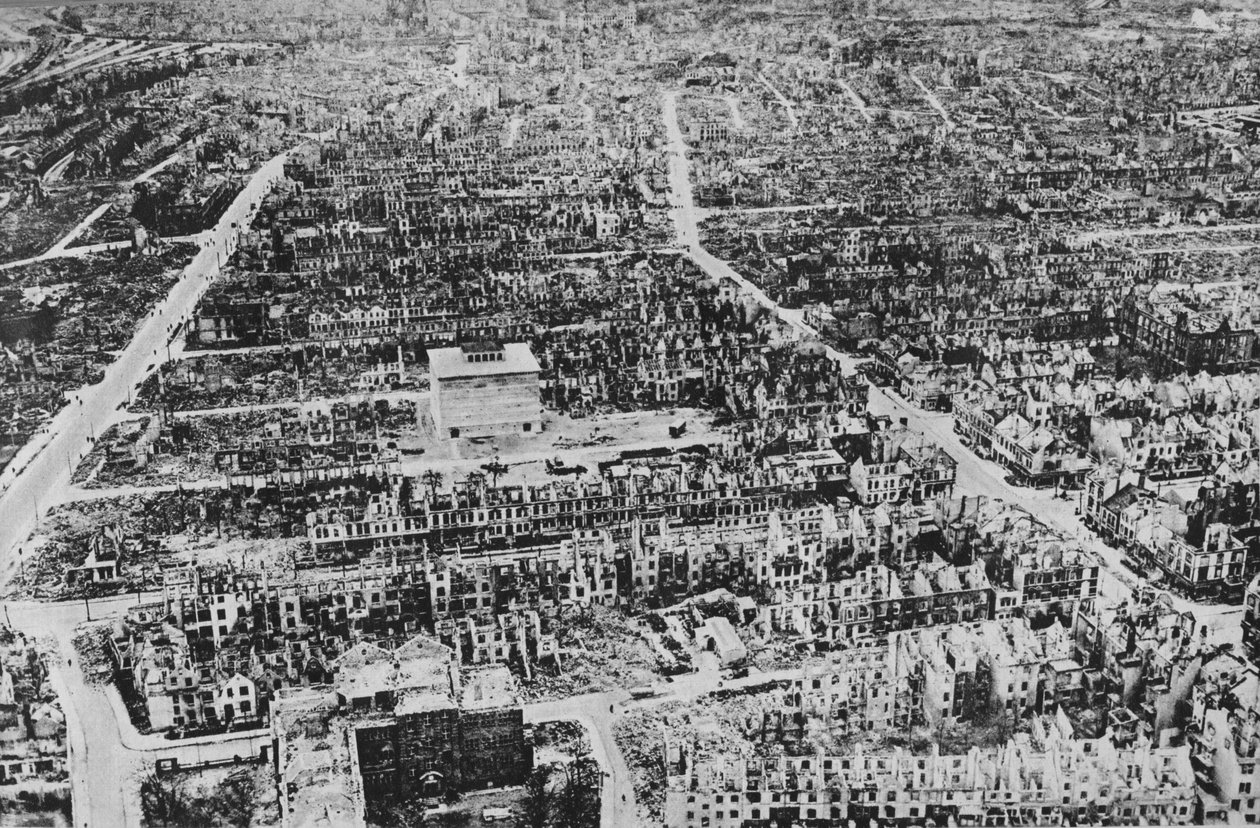 Co udělaly britské bombardéry v Brémách na Weseru, 1945 od Unbekannt