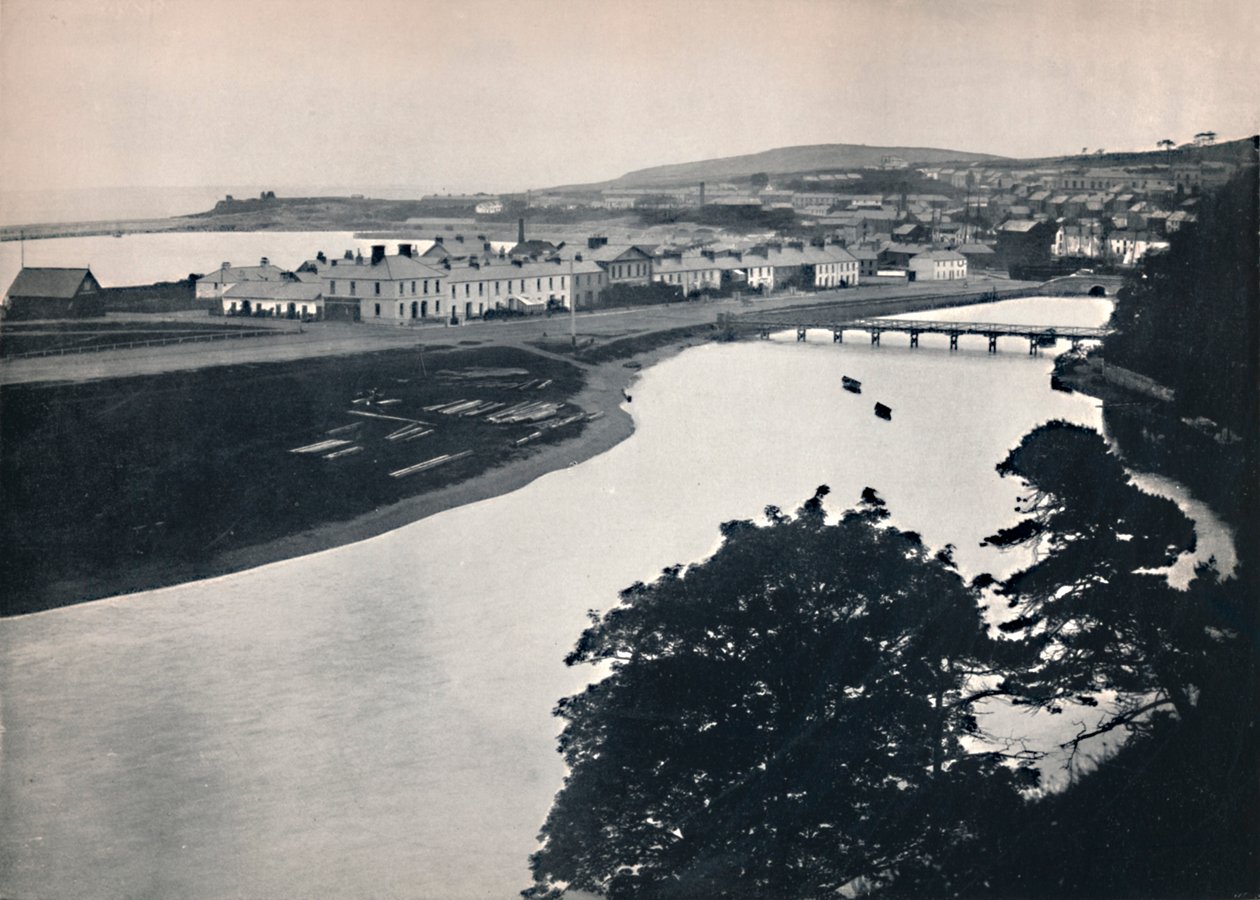 Wicklow - Celkový pohled na město a řeku, 1895 od Unbekannt