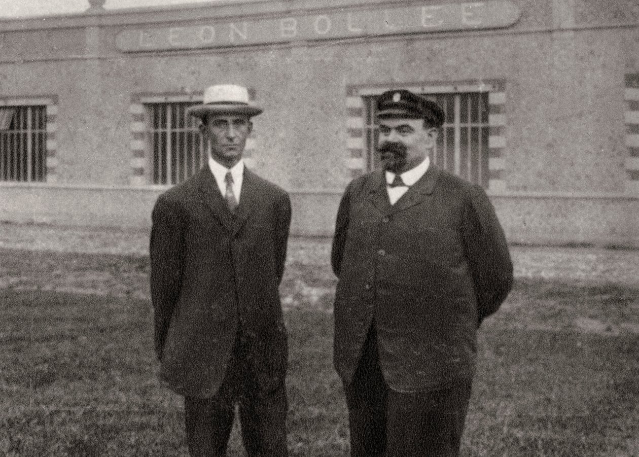Wilbur Wright, americký letec, a Leon Bollee, francouzský vynálezce a výrobce automobilů, 1908 od Unbekannt