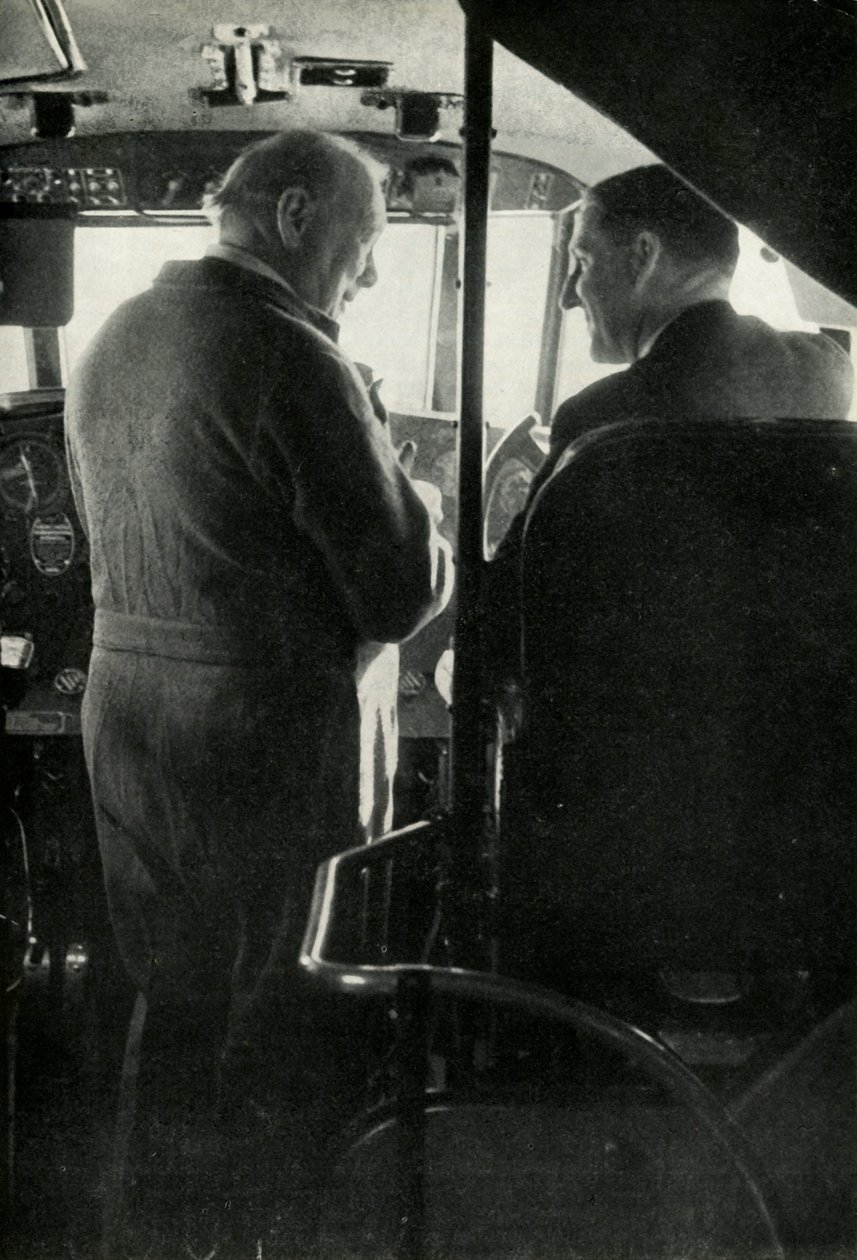 Winston Churchill mluví s kapitánem Shakespearem z létajícího člunu Berwick, c1939-c1944 1946. od Unbekannt