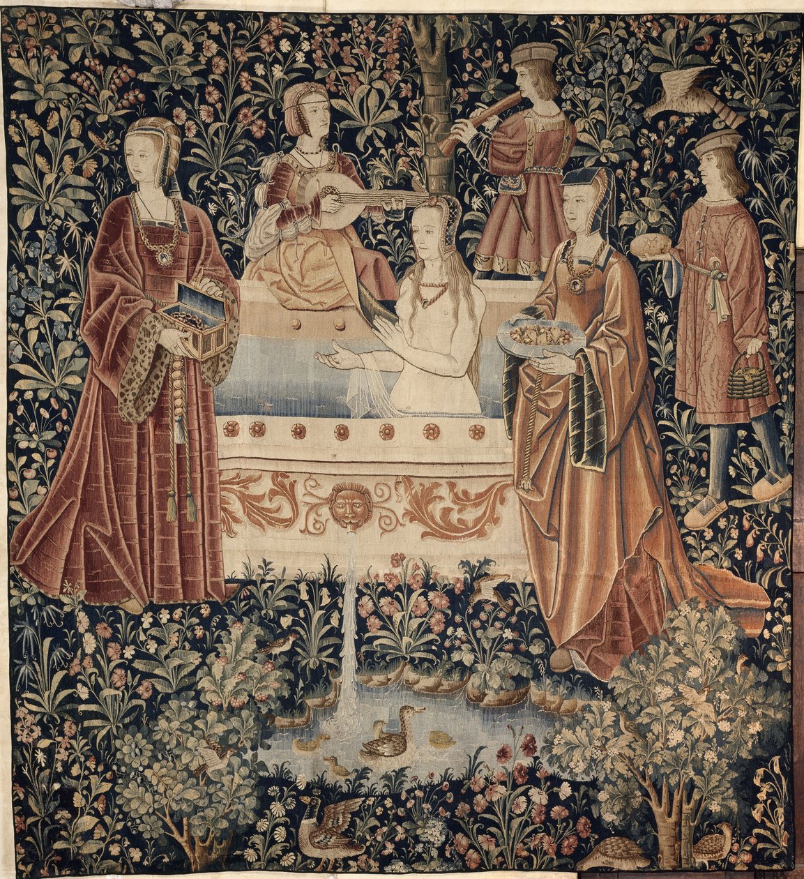 Žena koupající se obklopená průvodci Tapisérie série La Vie Seigneuriale, c. 1500 od Unbekannt