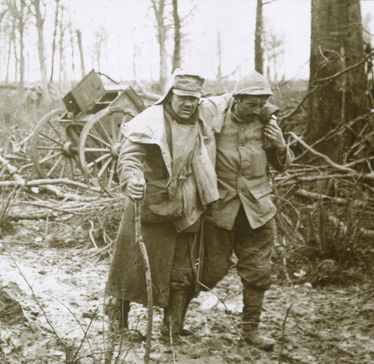 Zraněný voják, Verdun, severní Francie, 1916 od Unbekannt