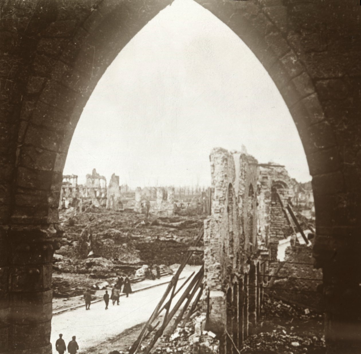 Ypres v troskách, Flandry, Belgie, c1914-c1918 od Unbekannt