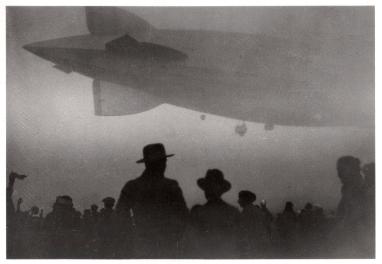 Zeppelin LZ 126 stoupající v mlze, c1924-1933 1933 od Unbekannt