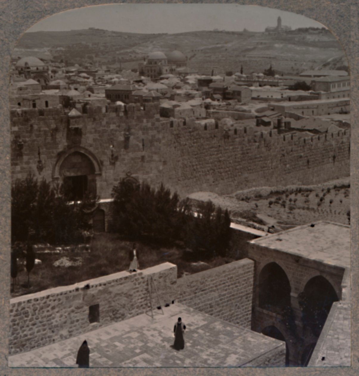 Sionská brána. Olivová hora a hora Scopus v dálce, c1900 od Unbekannt