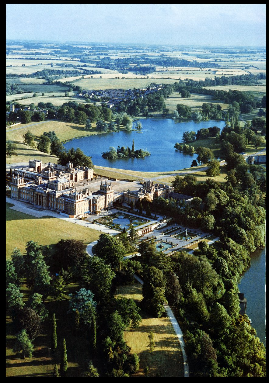 Letecký pohled na Blenheim Palace, Oxfordshire od Unbekannt Unbekannt