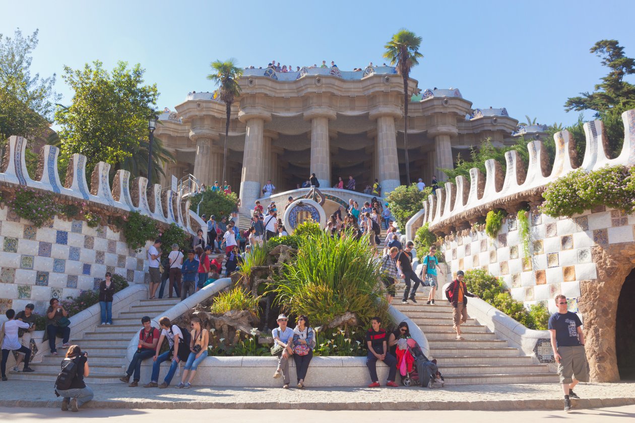 Barcelona, Španělsko. Vstup do Parc Güell, světového dědictví UNESCO navrženého Antoni Gaudím. od Unbekannt Unbekannt