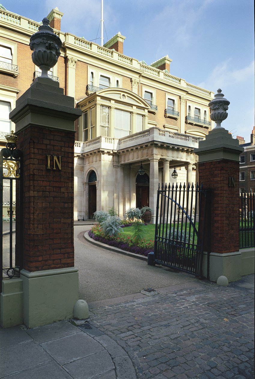 Vnější pohled na vchod do Hertford House, Manchester Square, Londýn od Unbekannt Unbekannt