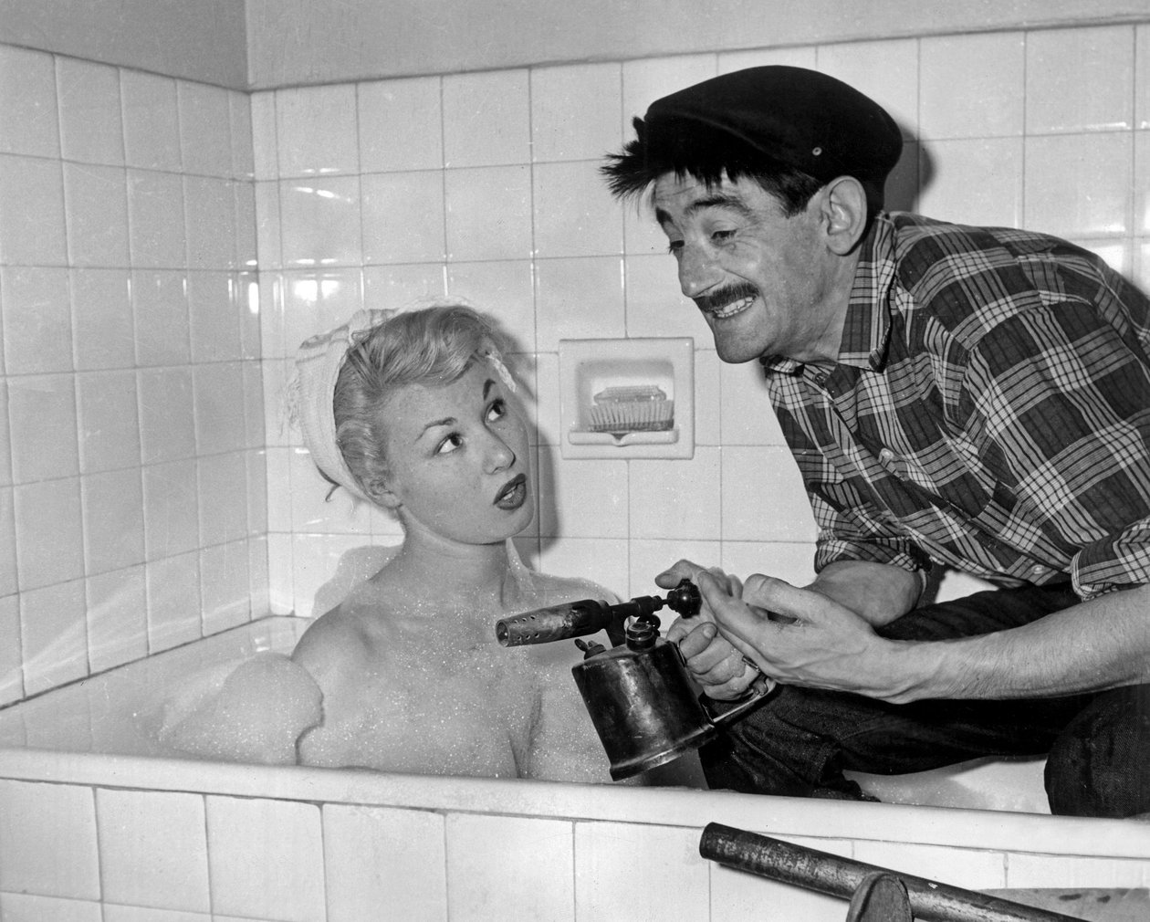 Nadine Tallier (nyní baronka Nadine De Rothschild) a Maurice Gardett během večera doma v Paříži 27. března 1961 od Unbekannt Unbekannt