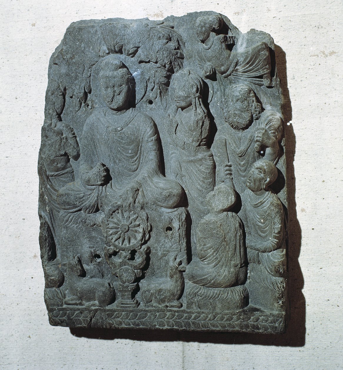 Reliéf „Buddhy budoucnosti“ neboli Bodhisattva Maitreya, 2. století našeho letopočtu (kámen) od Unbekannt Unbekannt