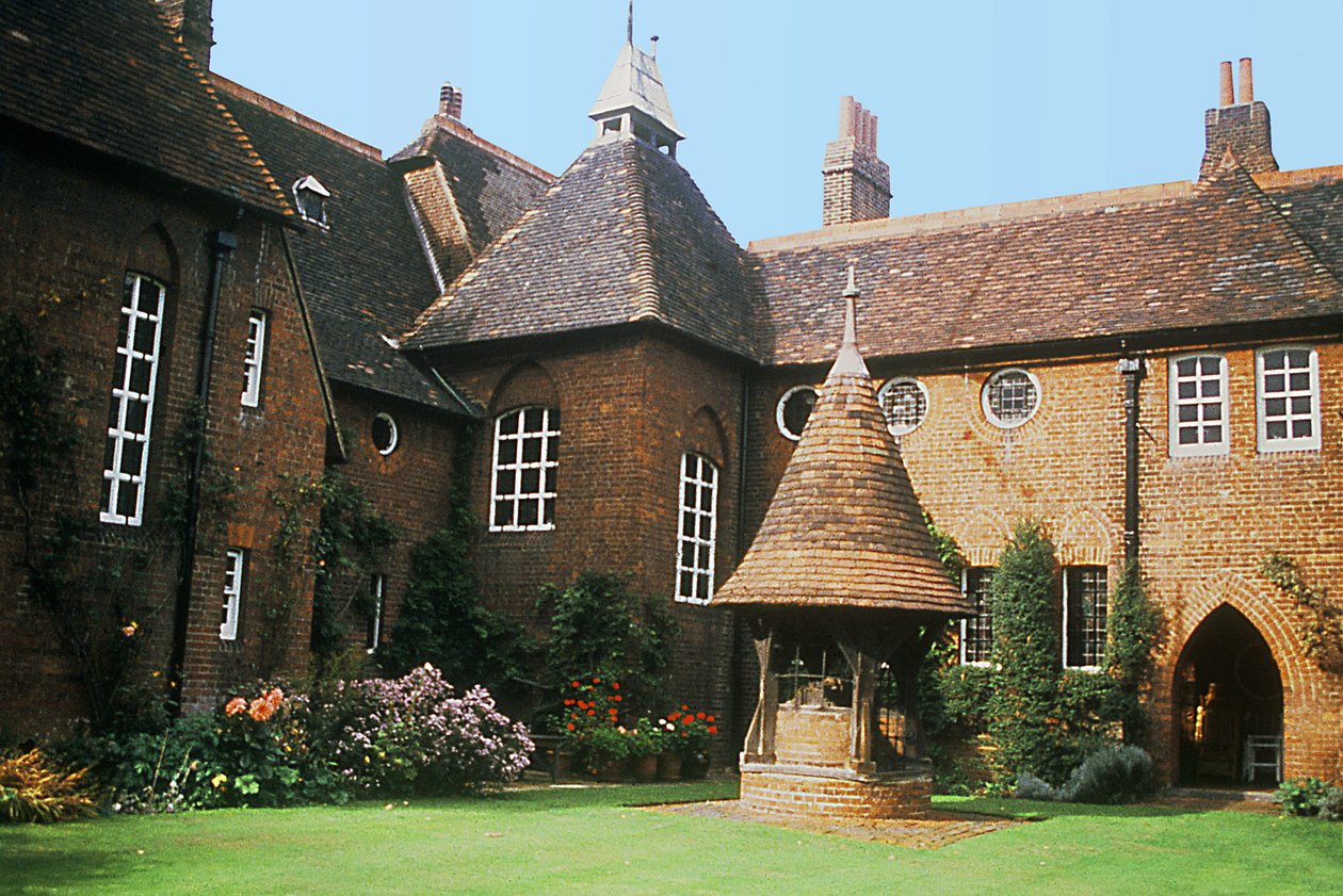 Pohled na exteriér The Red House, Bexleyheath, navržený Williamem Morrisem (1834-96) s Philipem Webbem jako architektem, dokončeno 1859 od Unbekannt Unbekannt
