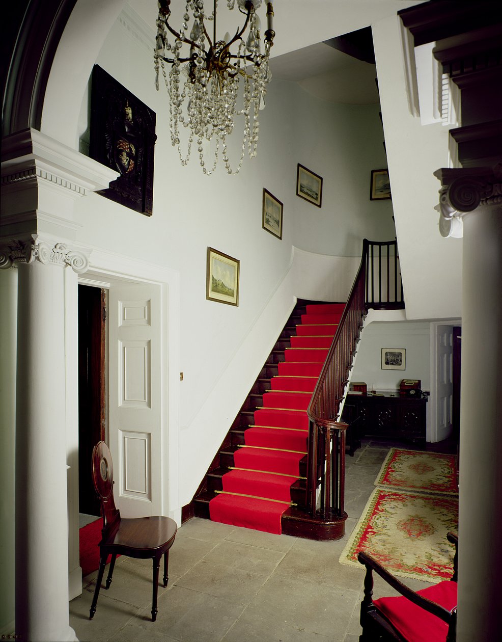 Pohled na halu a schodiště Belle Isle House, Lake Windermere, postavený 1774-c.1781 od Unbekannt Unbekannt