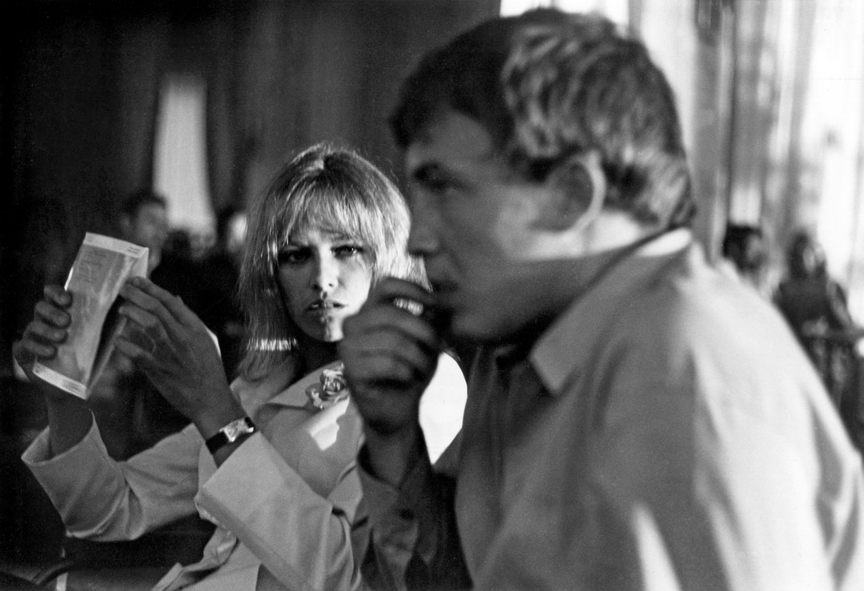 Nathalie Delon a Stefan Markovic v Saint-Tropez v roce 1967 od Unbekannt Unbekannt