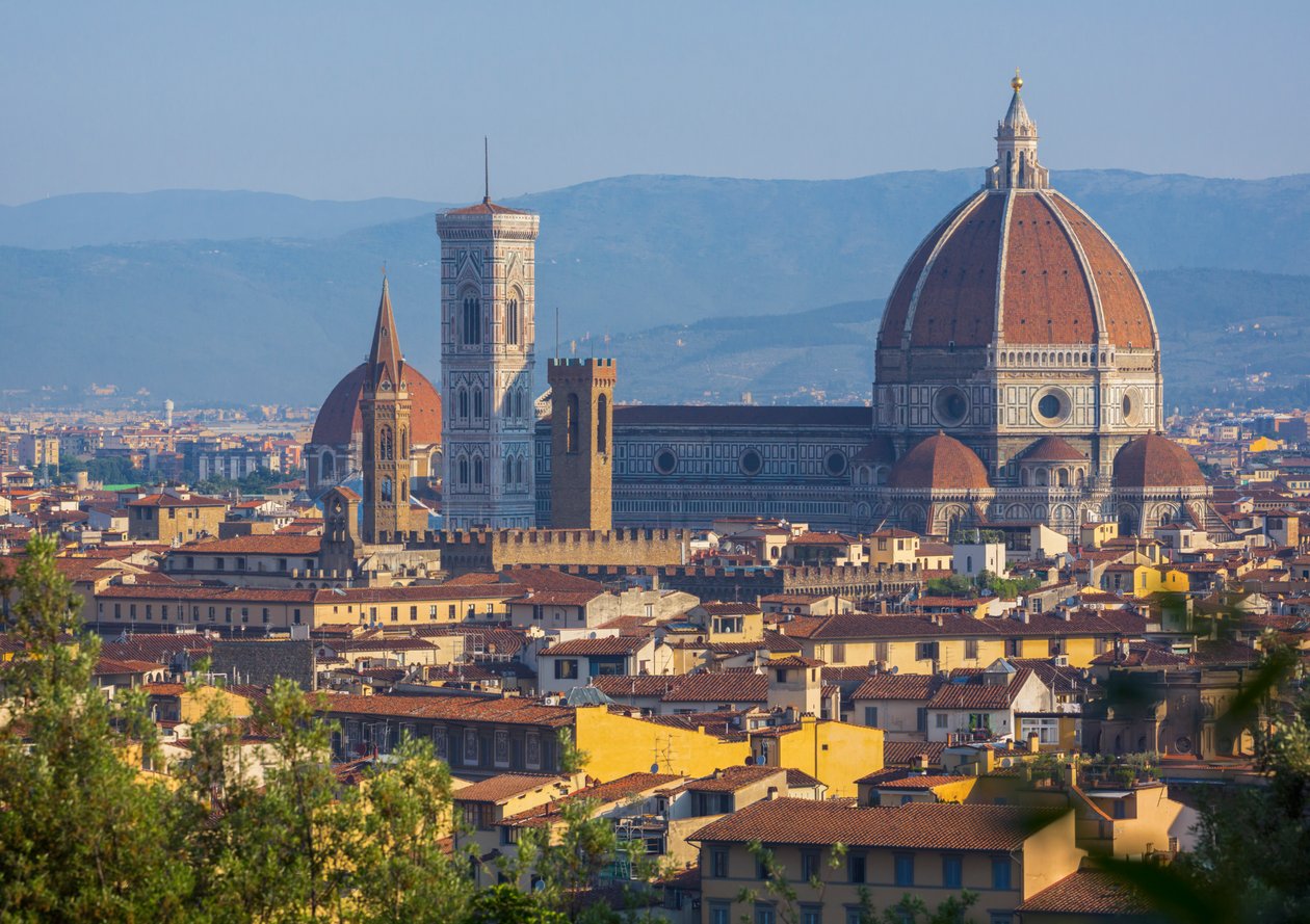 Florencie, Toskánsko, Itálie. Pohled na město na Duomo - Cattedrale di Santa Maria del Fiore - a Campanile z Piazzale Michelangelo. od Unbekannt Unbekannt