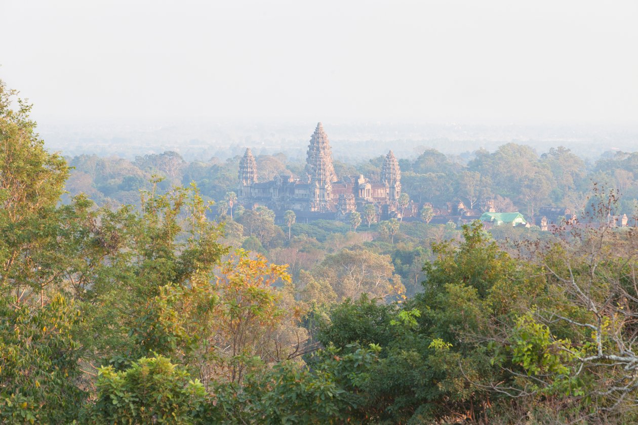 Angkor Wat při pohledu z chrámu na svahu Phnom Bakheng, Siem Reap, Kambodža (foto) od Unbekannter Künstler