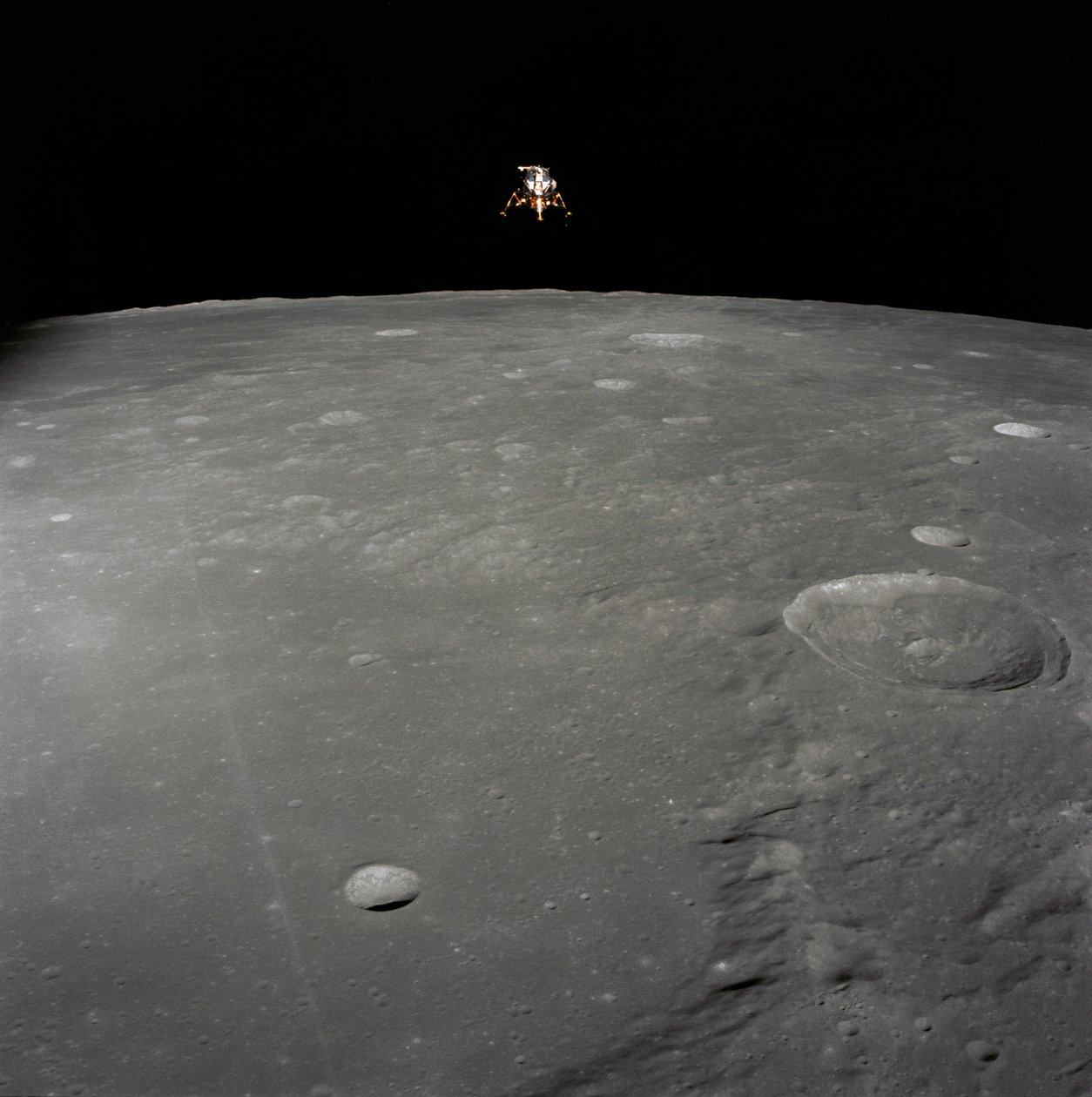 Lunární modul Apollo 12 Intrepid přistává na povrchu Měsíce v Oceánu bouří od Unbekannt