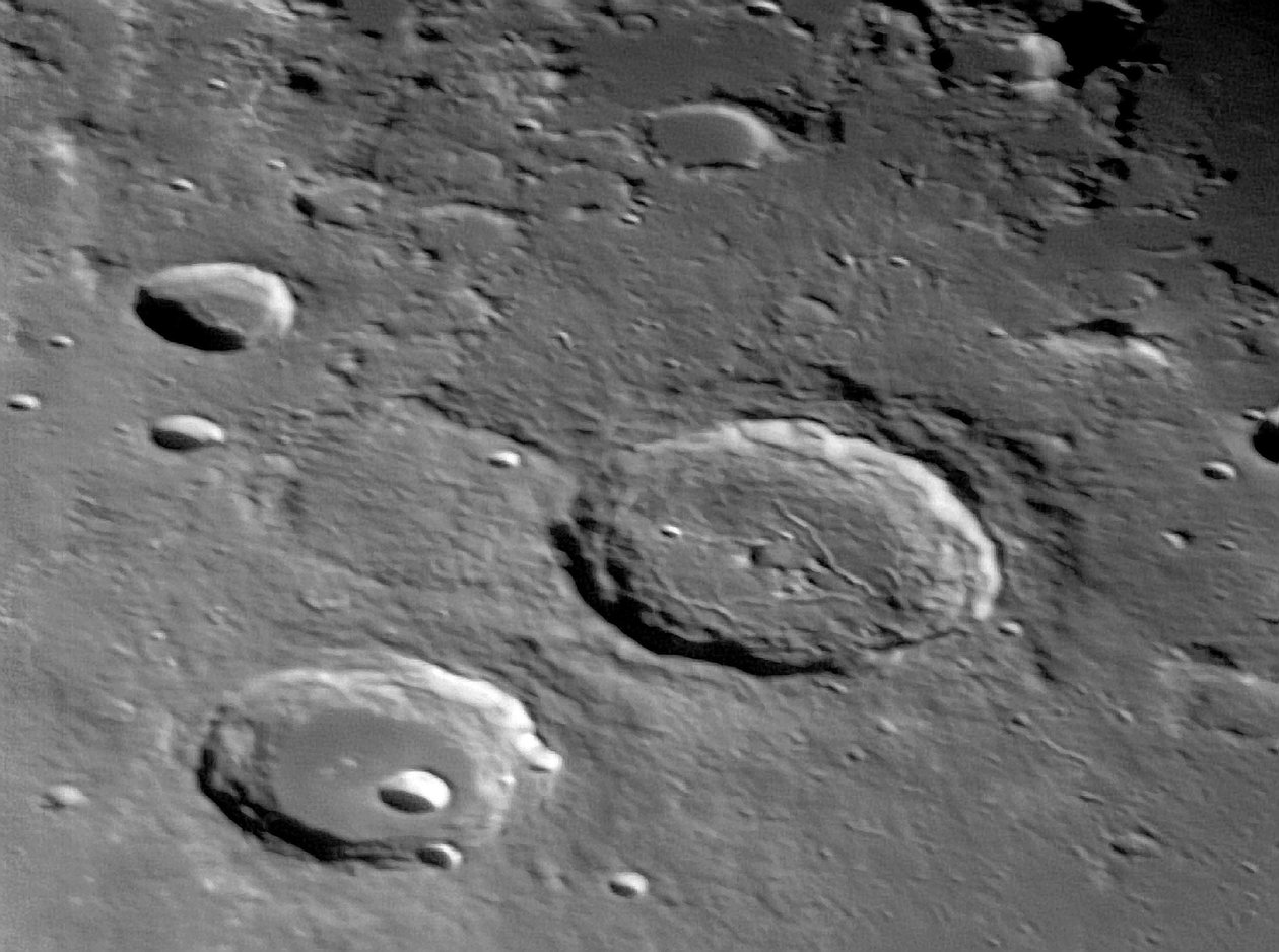 Krátery Atlas a Hercules, 2. září 2004 od Unbekannt