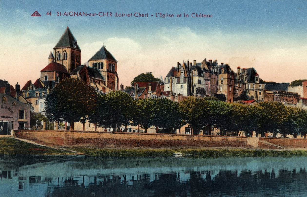 Centre, Loir et Cher (41), Saint Aignan sur Cher (Saint-Aignan-sur-Cher): pohled na město s kostelem a zámkem - Pohlednice konec 19.-20. od Unbekannt