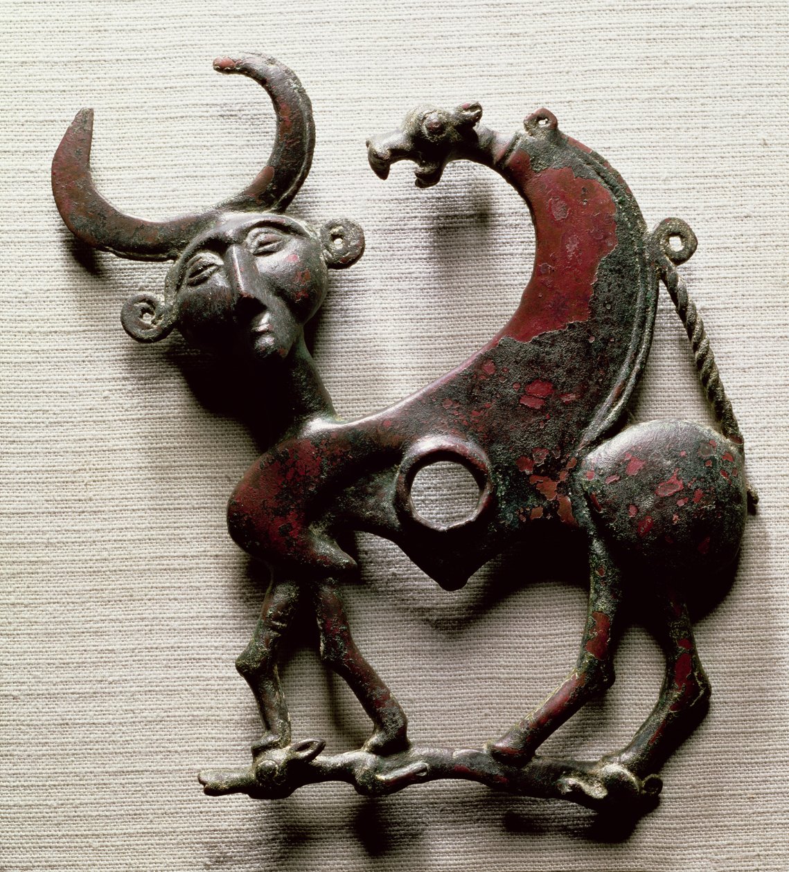 Tvář koňského udidla v podobě zvířete s lidskou hlavou, z Luristánu, západní Írán, cca 800-700 př. n. l. (bronz) od Unbekannt