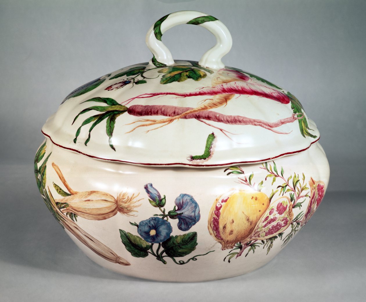 Mísa na polévku Chelsea s botanickou výzdobou, c.1753-57 (porcelán) (víčko viz 105489) od Unbekannt