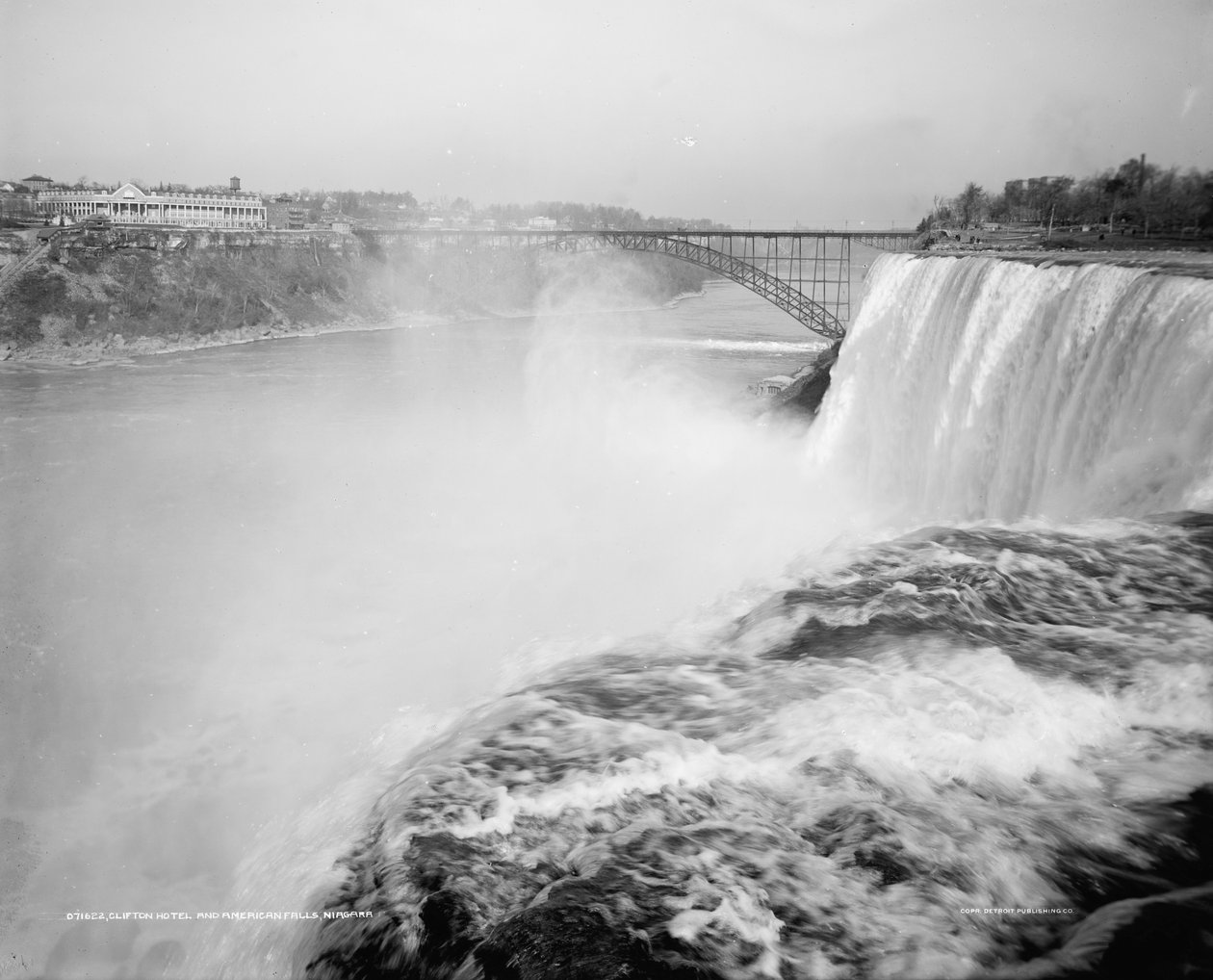 Clifton Hotel a American Falls, Niagara od Unbekannter Künstler