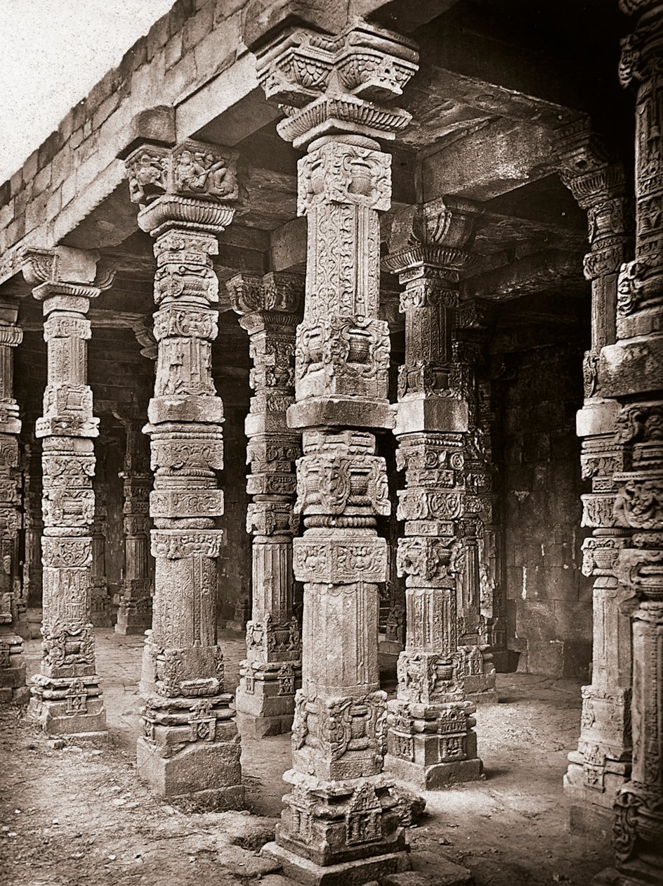 Kolonáda mešity Quwwat-ul-Islam v komplexu Qutb Minar, Dillí od Unbekannter Künstler