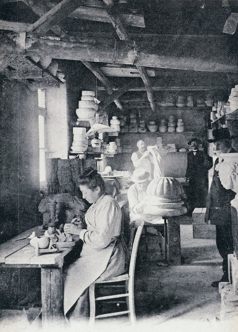 Řemeslníci při výrobě umělecké keramiky Vallauris, cca 1900, pohlednice, Francie, 20. století od William M. Timlin