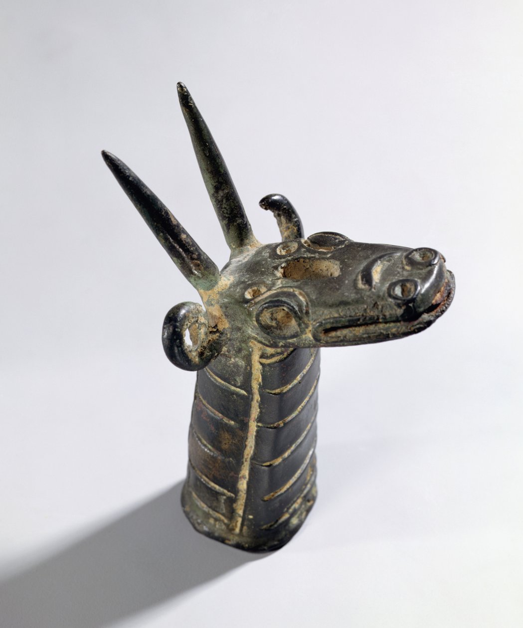 Drak, symbol boha Marduka, pozdně asyrské období, cca 800-600 př.nl (bronz) od Unbekannt