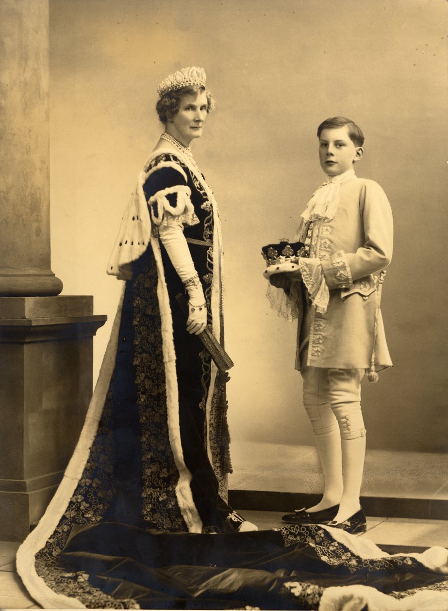 Vévodkyně Evelyn a Michael Baillie na korunovaci Jiřího VI. od Speight Ltd od William M. Timlin