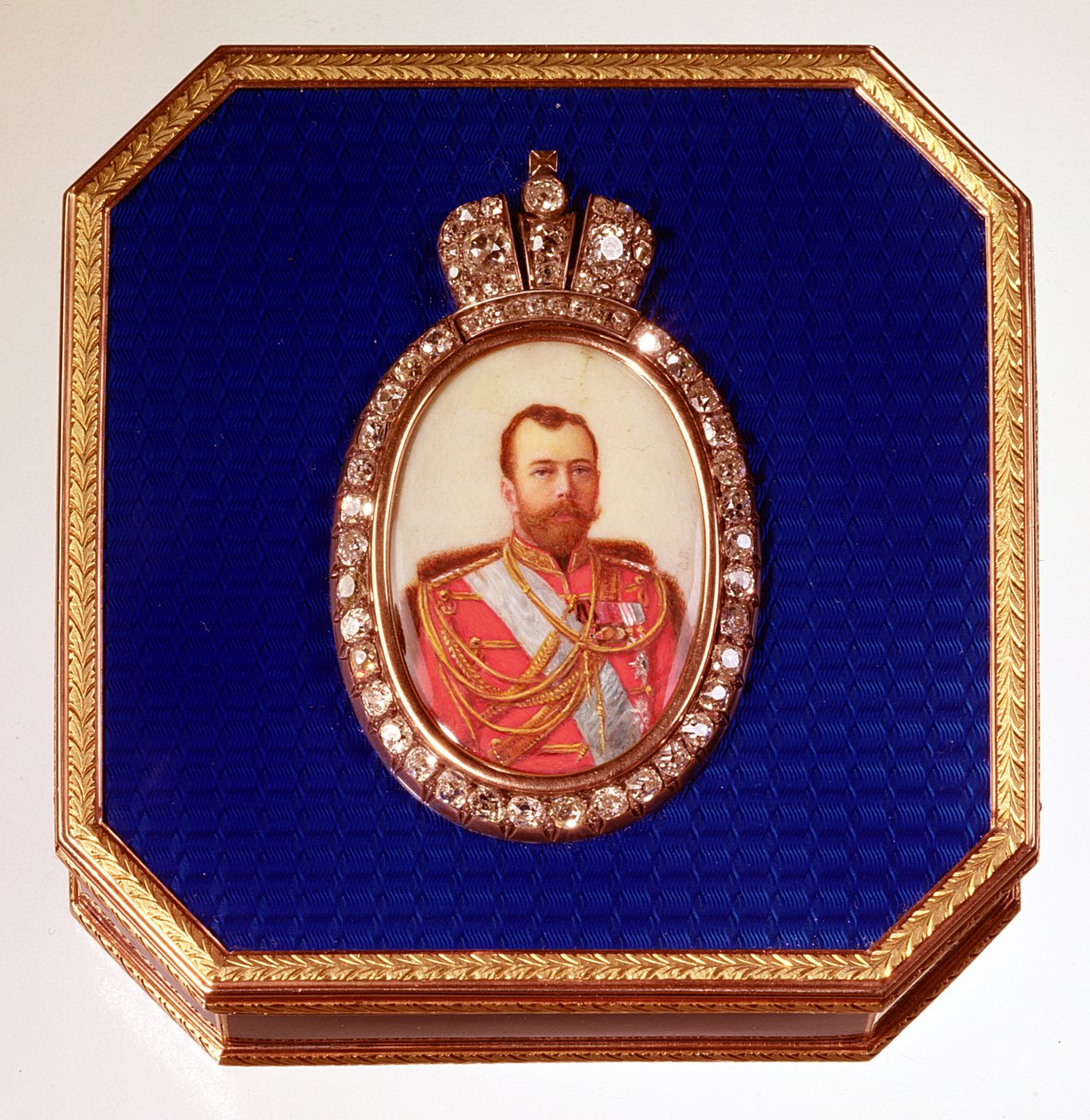Modře smaltovaná krabička Faberge s portrétem cara Mikuláše II od Unbekannt