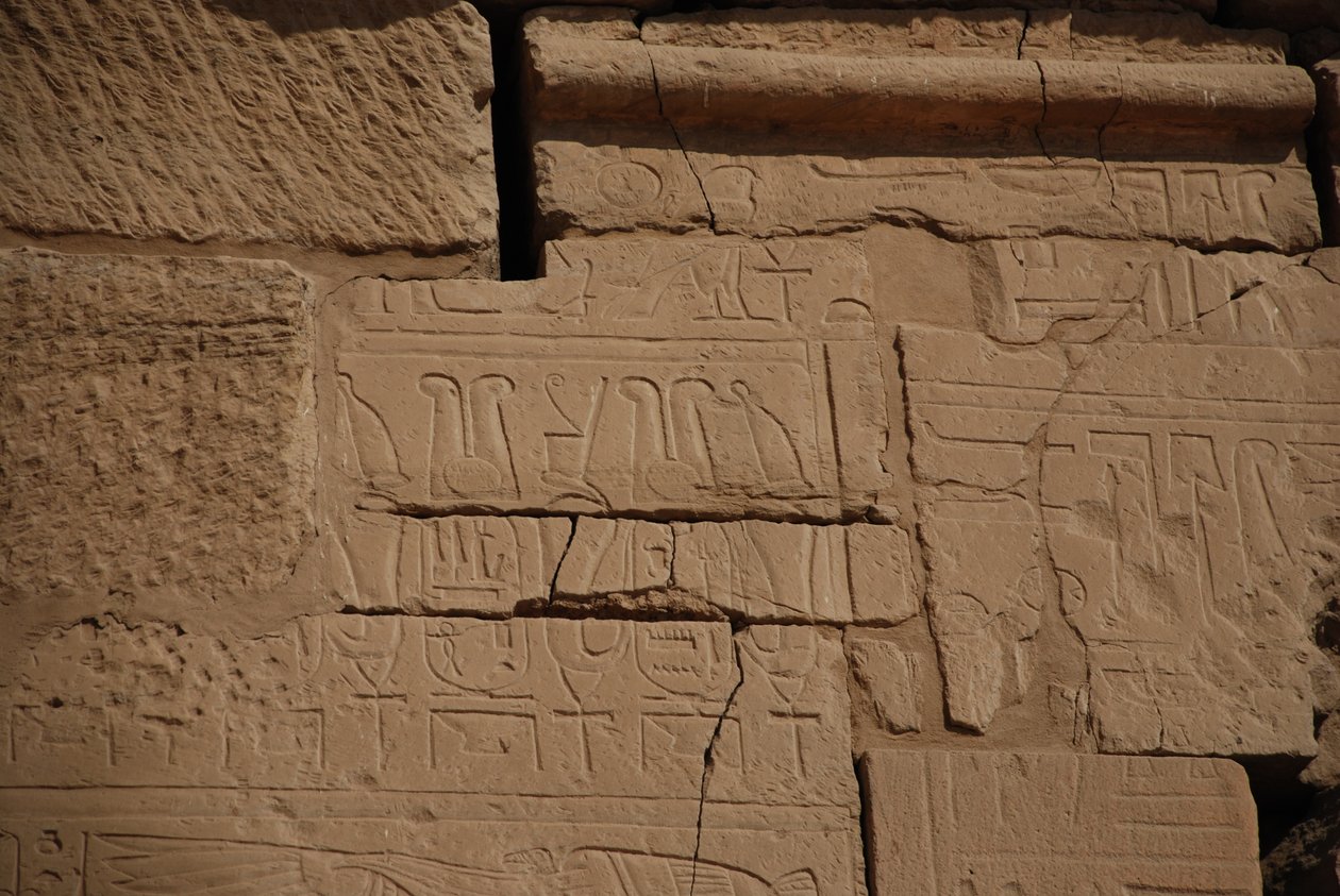 Hieroglyfy na kameni, Karnak, Luxor, Egypt (foto) od Unbekannt