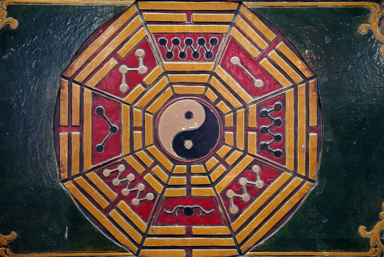 Taoistická pagoda Khanh Van Nam Vien. Symbol jin jang. Ho Či Minovo město. Vietnam od Unbekannt