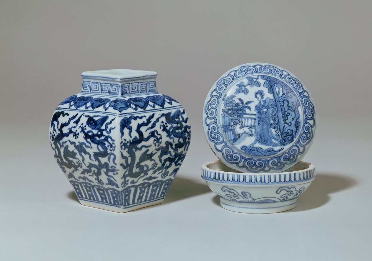 Ming modrobílá čtvercová balustrová nádoba a kruhová krabice, období Chia Ching (1522-66) od Unbekannt