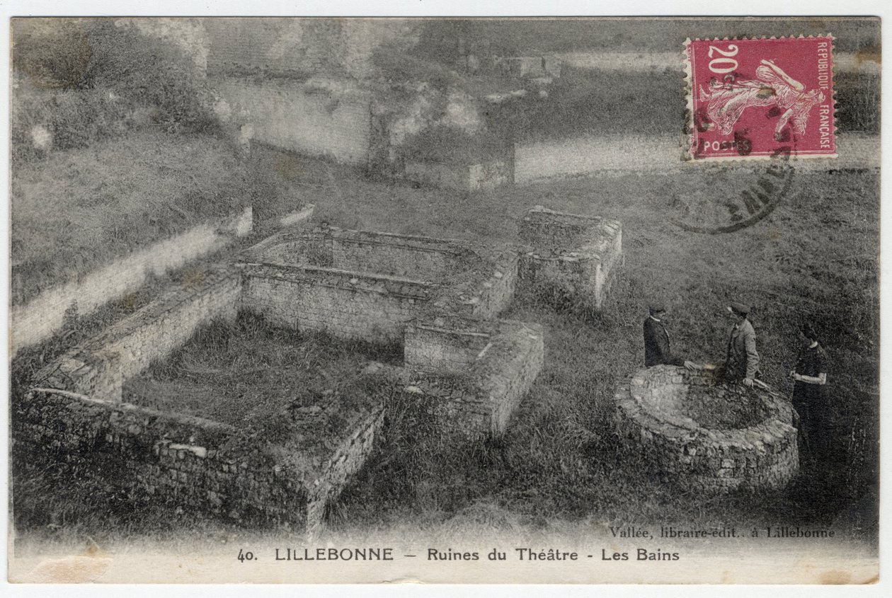 Normandie, Seine Maritime (76), Lillebonne: pohled na ruiny divadla a římských lázní - pohlednice konec 19.-začátek 20. století od William M. Timlin