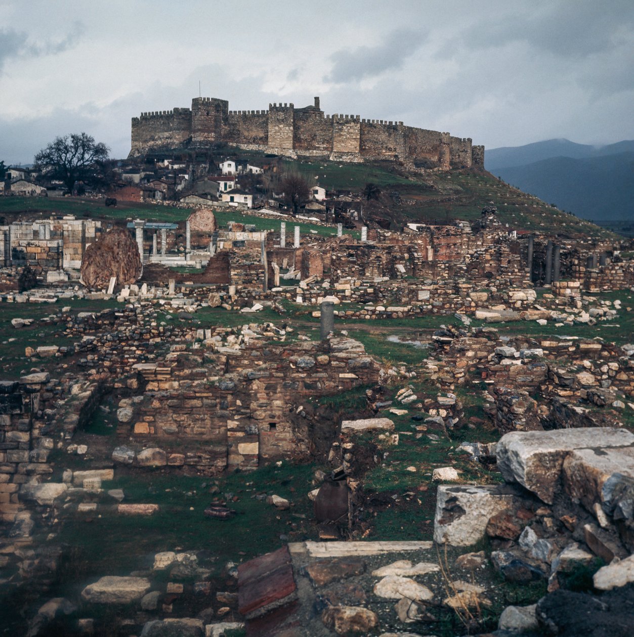 Osmanský hrad Ayasuluk, Selcuk, provincie Izmir, Turecko od Benjamin Baud