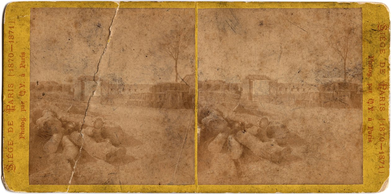 Paris Siege (1871): pohled na město během obléhání města Prusy mezi 20. 9. 1870 a 28. 1. 1871. Fotografie Q.V.. Tisk na karton Rozm. Rozměr 17 x 6,9 cm od Unbekannt
