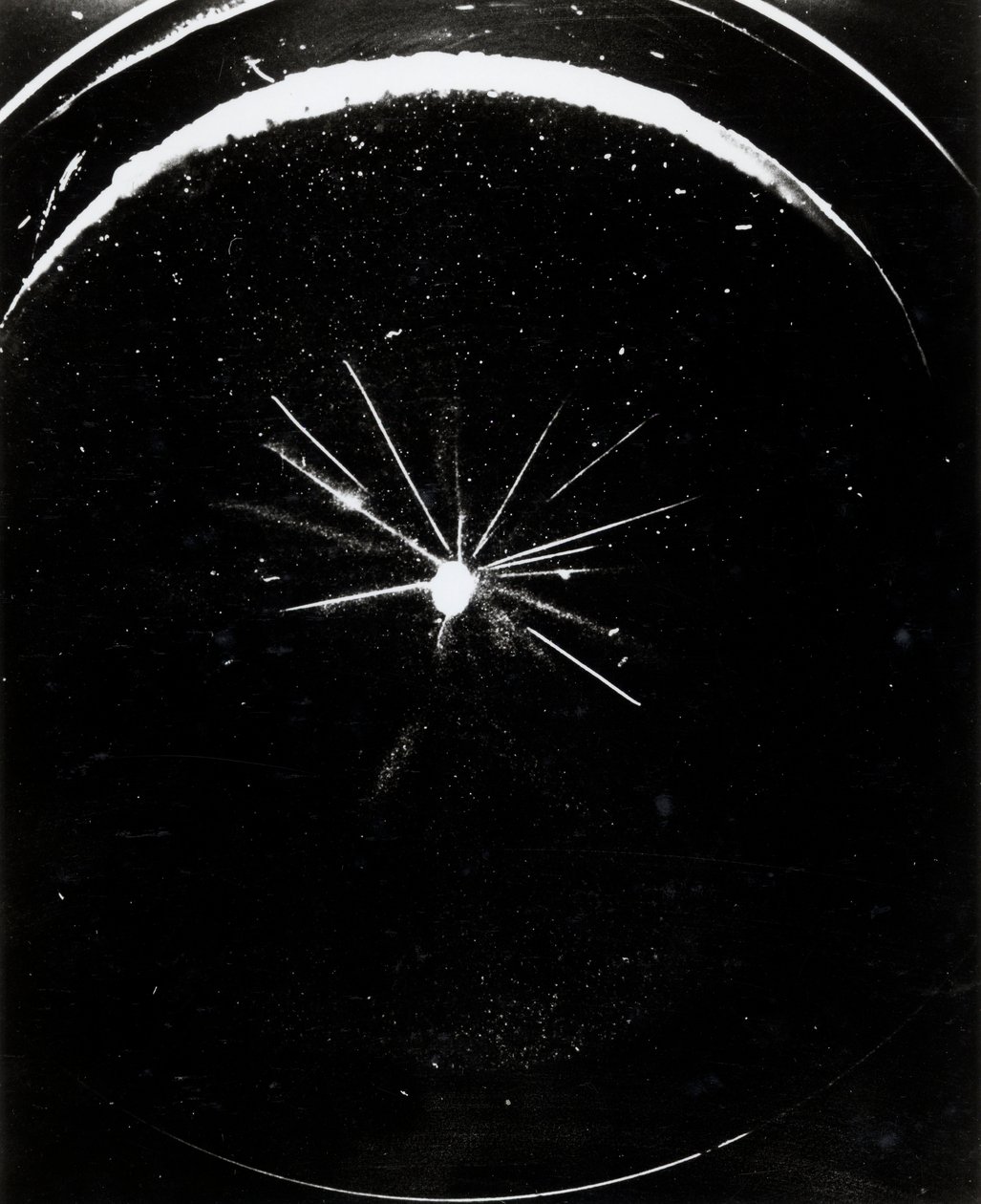 Particle Imaging, Cloud Chamber Stopy alfa částic od Unbekannt