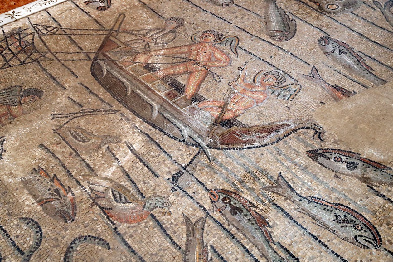 Patriarchální bazilika Aquileia. Mozaiková podlaha s křesťanskou symbolikou, 4. století. Itálie. od Alec Hunter