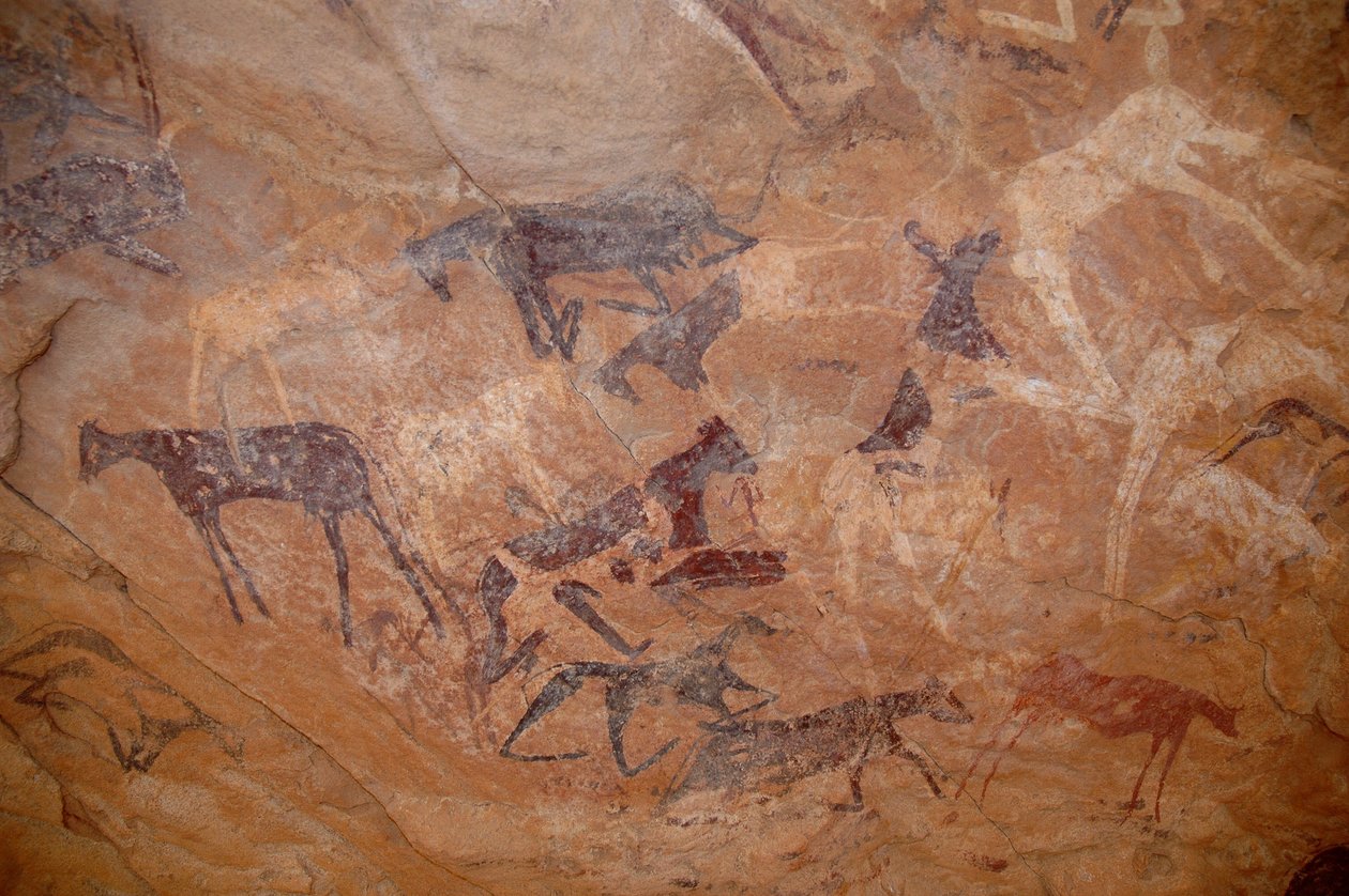 Skalní umění, Prehistorie: Malba na skalách dobytka, jedno koleno v přístřešku vyzdobeném v masivu Uweinat v Súdánu (Karkur-Talh nebo Karkur Talh). Období od 8000 do 3000 let před naším letopočtem. Fotografování od Unbekannt