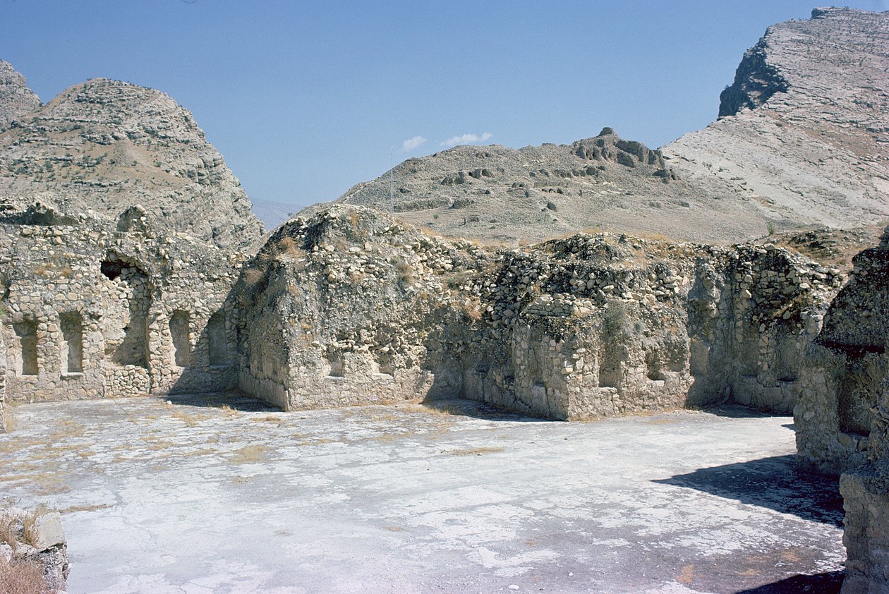 Ruiny paláce krále Shapur I (241-72), Sassanian (foto) od Unbekannt