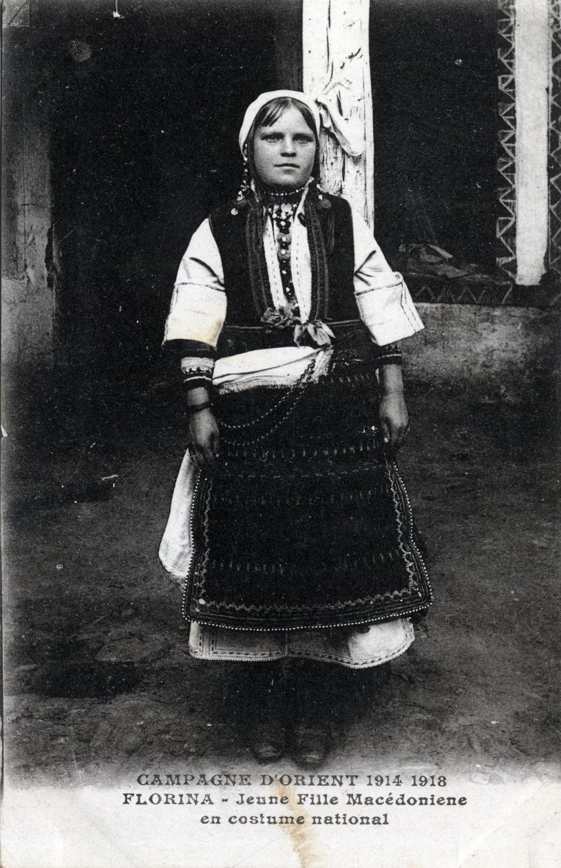 Srbsko, Florina: Portrét makedonské dívky v národním kroji - Pohlednice 1914-1918 od William M. Timlin