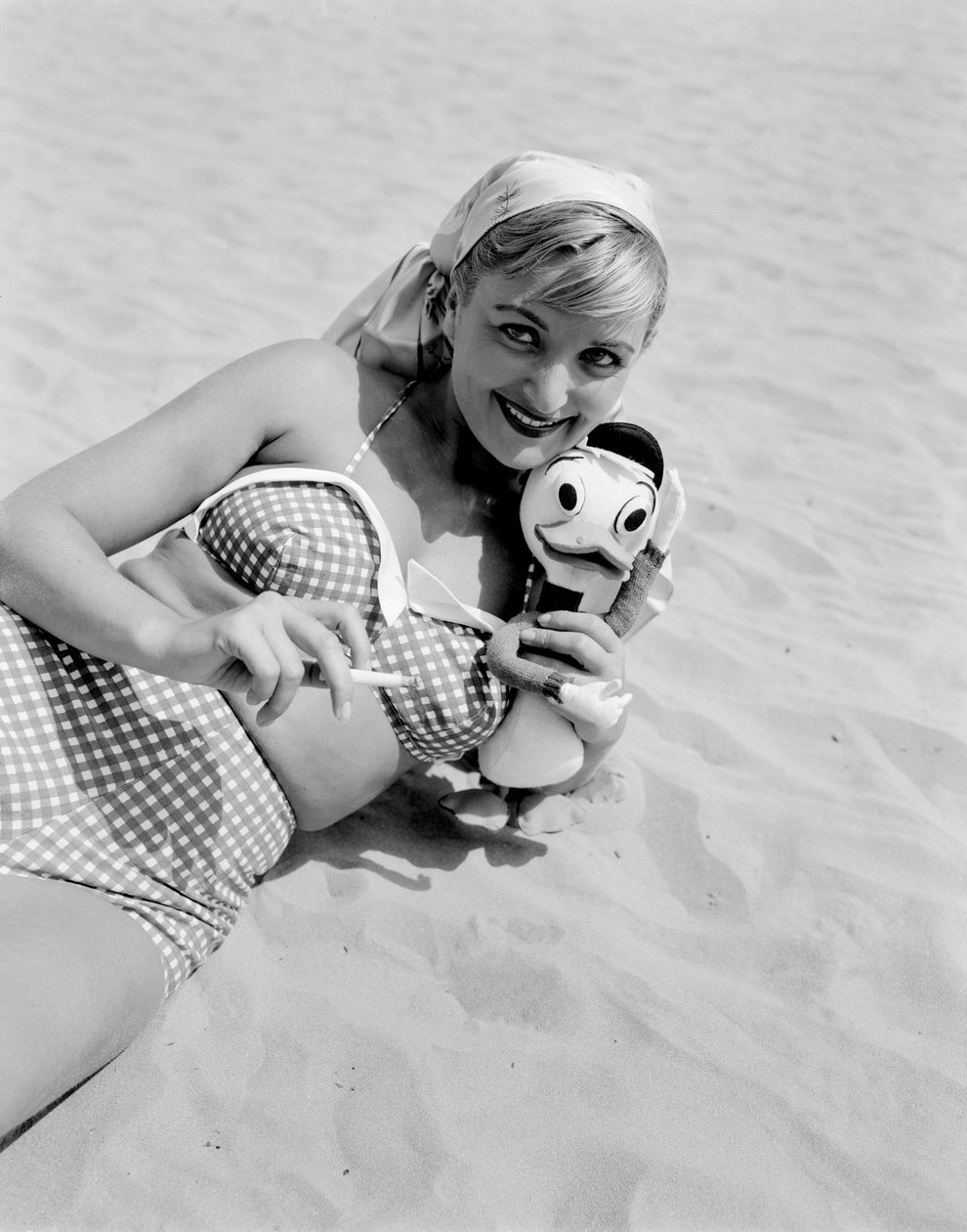 Herečka ELENA GIUSTI NA VENICE LIDO BEACH - 1951 od Unbekannt