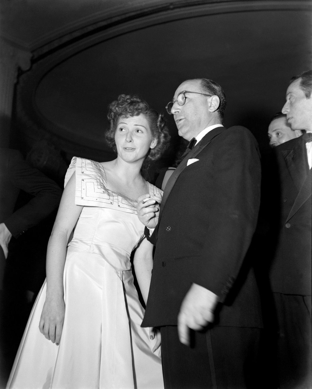 REŽISÉR MARIO CAMERINI S HEREČKOU CARLA DEL POGGIO NA GALA „“ ITALSKÉHO KINA ““ V ŘÍMĚ - 1949 od Unbekannt