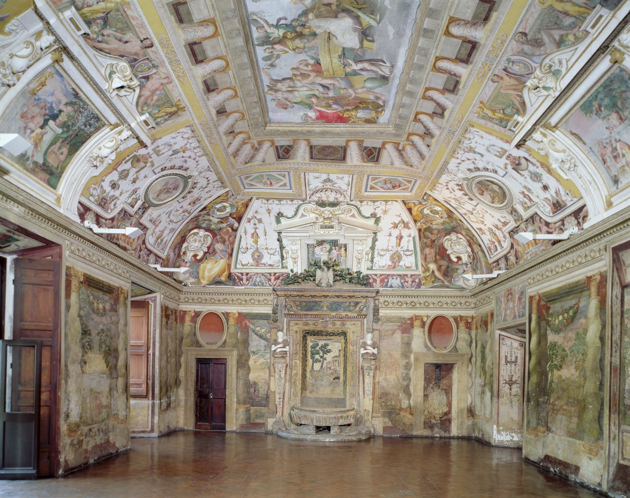 Hlavní salon, navržený Pirrem Ligoriem (asi 1500-1583) pro kardinála Ippolita II d