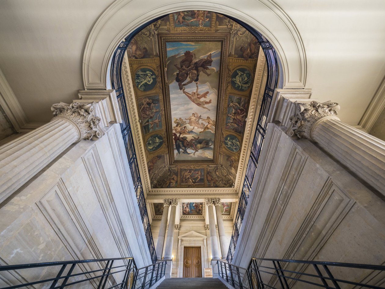 Schodiště, architekt Charles Lelong (1793-1861) a Edouard Dubois (1795-1813), mezi 1840 a 1846. Na stropě, Francie připojující své archivy k úsvitu času, obraz Felixe Jobbe Duvala (1821-1889), mezi lety 1877 a 1881. Hotel de Soubise od Unbekannt