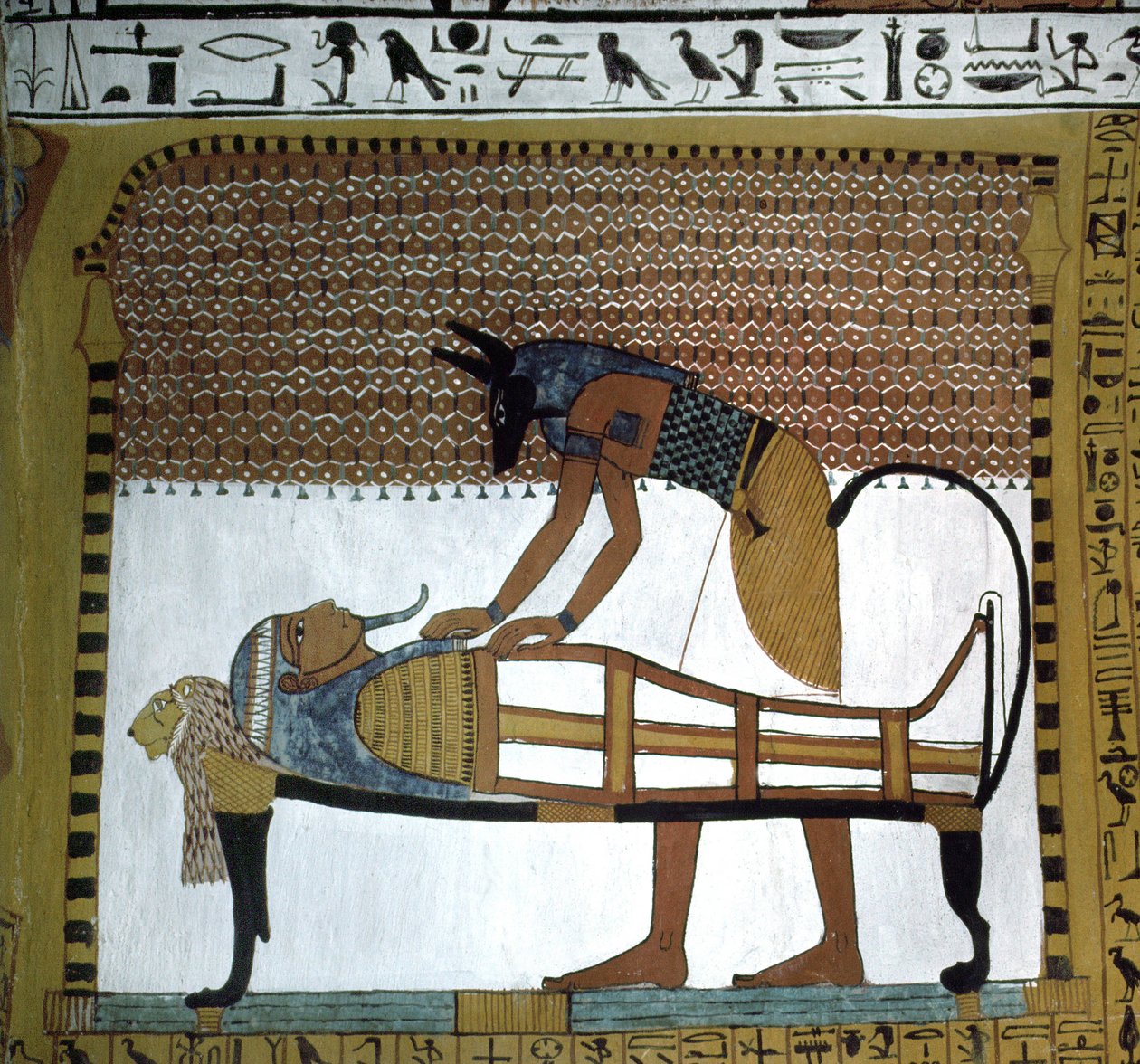 Hrobky řemeslníků. Mumie Sennedjem nabalzamovaná Bohem Anubisem, místo Deir El Medineh v Luxoru, Egypt. Počátek 19. dynastie. od Leopold Blonder