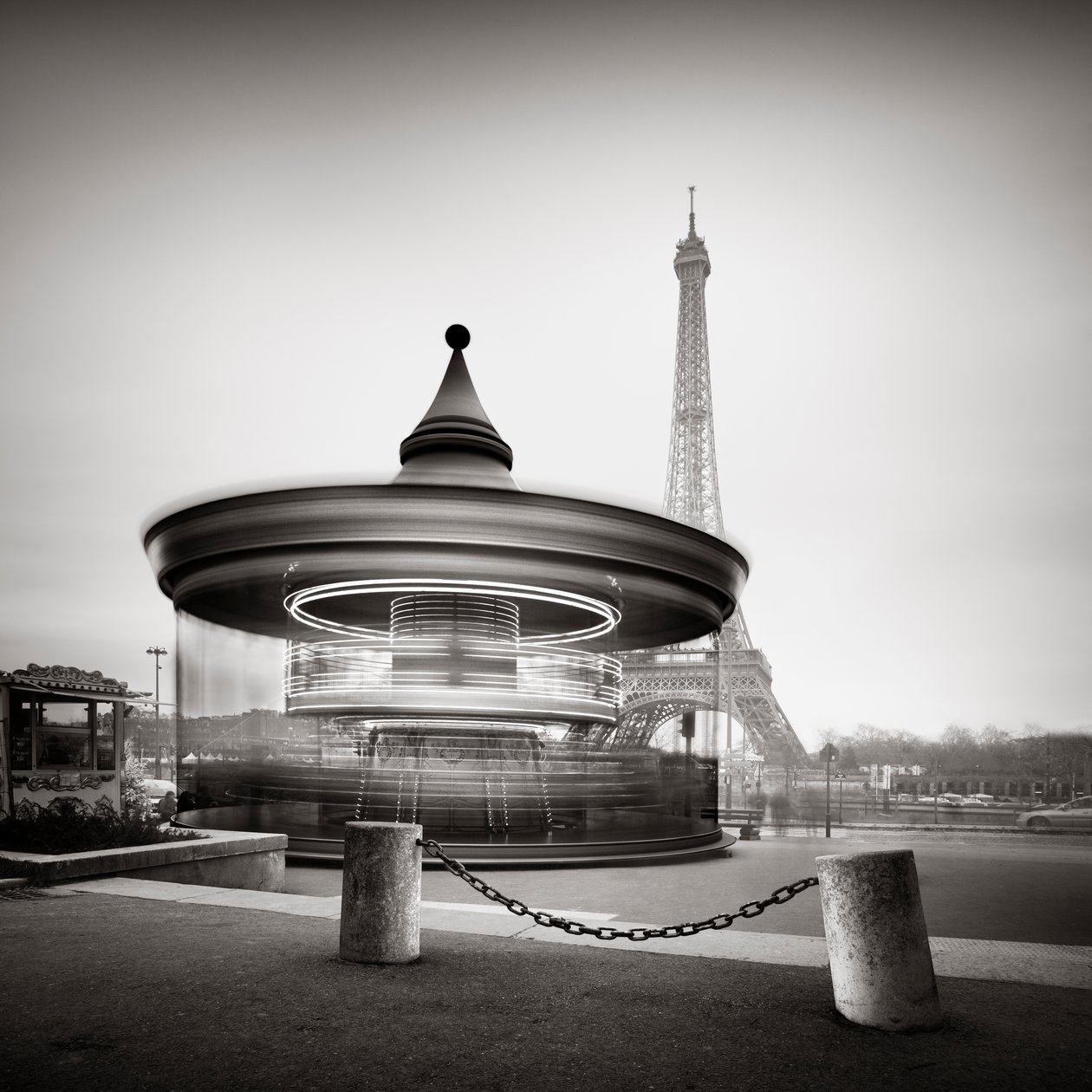 Tour Eiffel – studie 2, Paříž, Francie, 2013 (černobílá fotografie) od Leopold Blonder