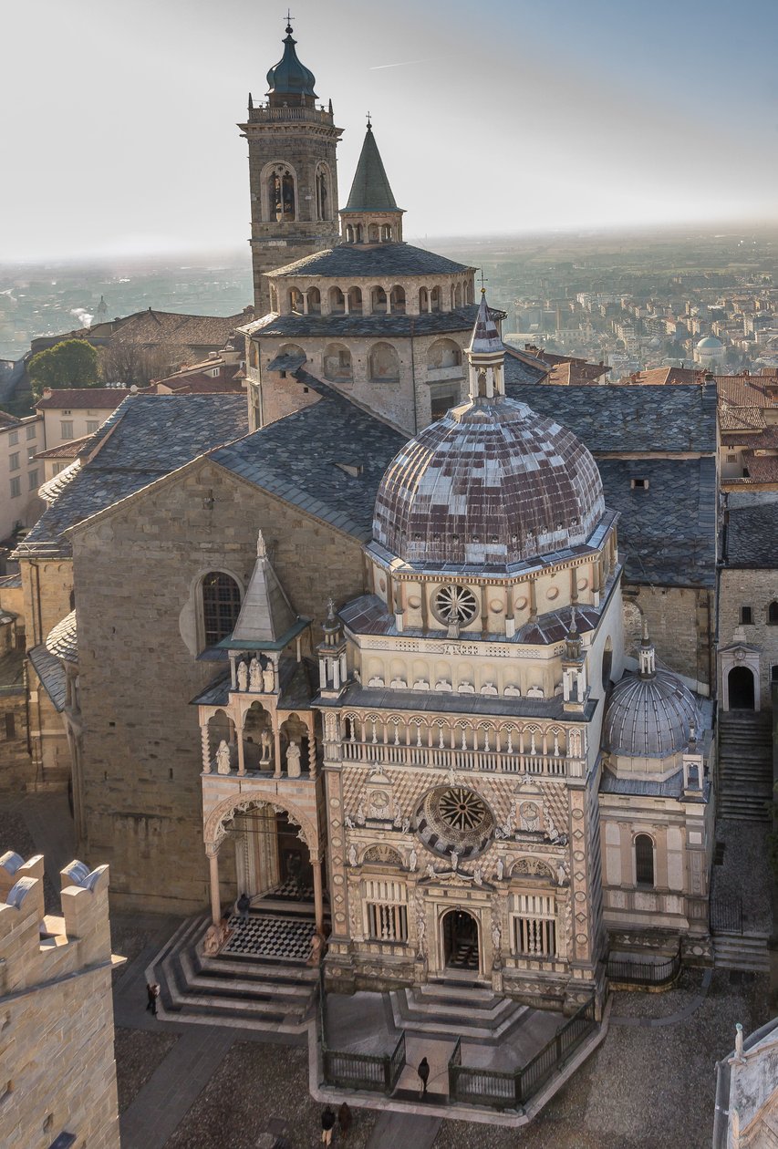 Pohled na Piazza Duomo, Bergamo Alta, Itálie (foto) od Unbekannter Künstler