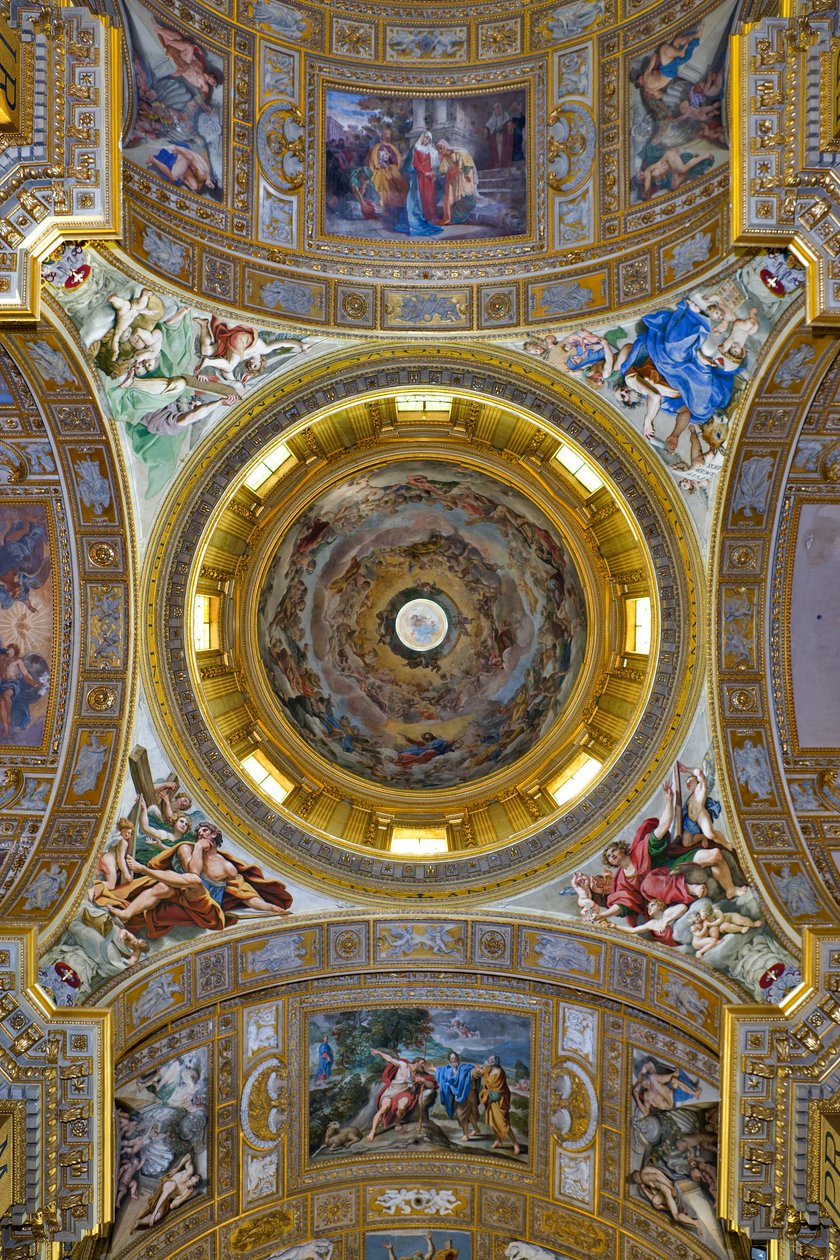 Pohled na transept, strop s pendentivem a kupolí, Sant
