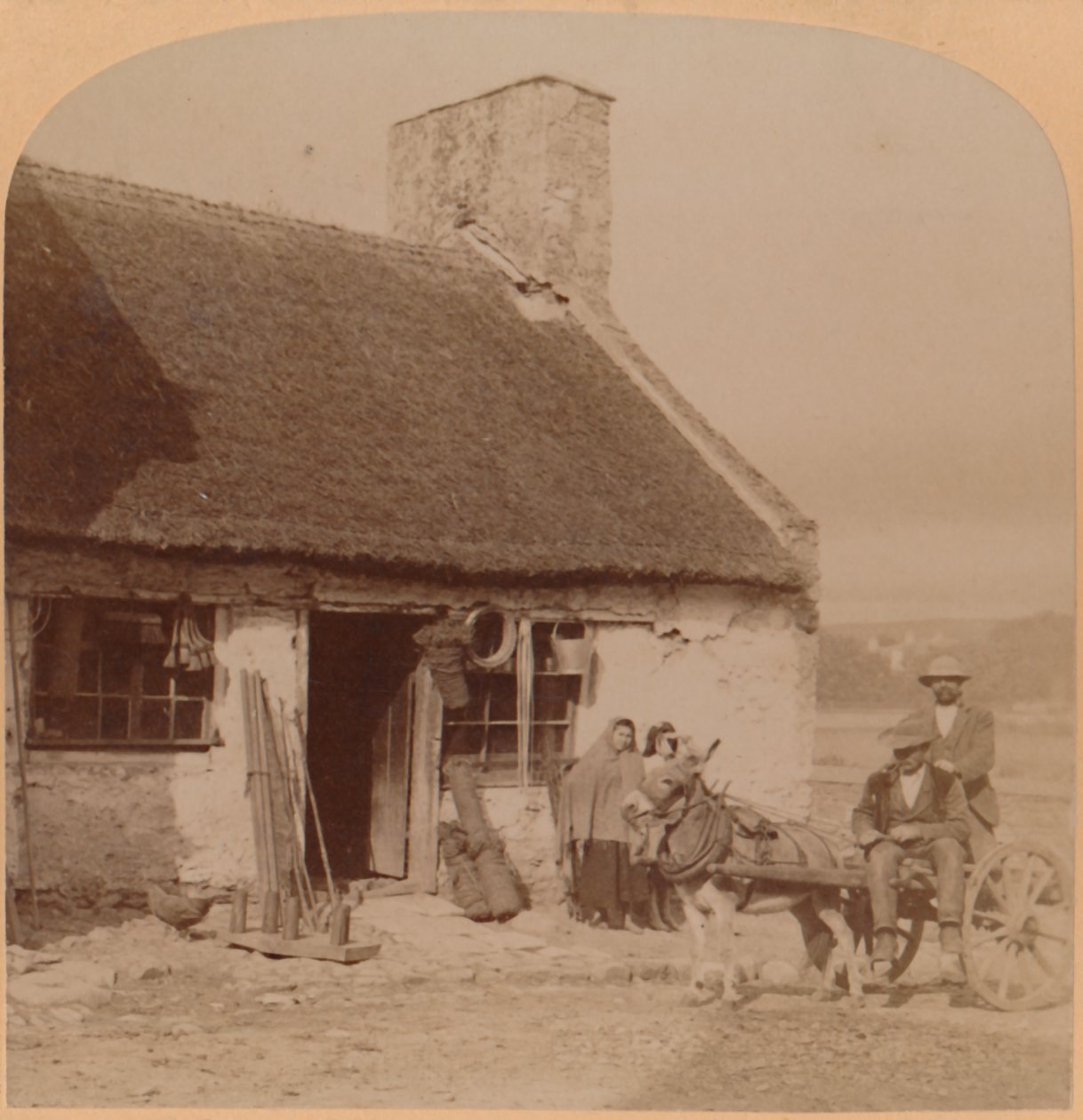 Obchod se smíšeným zbožím, Killorgin, Irsko, 1901. od Underwood and Underwood